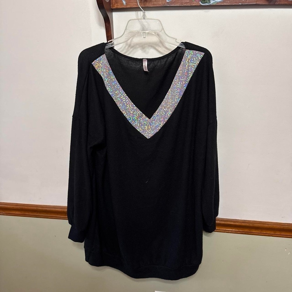 Emerald from‎ Curvy Boutique Black long sleeve top with silver sequin trim